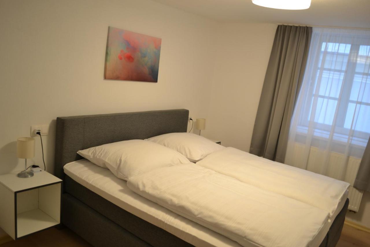 Platia - Rooms Guenzburg Ngoại thất bức ảnh