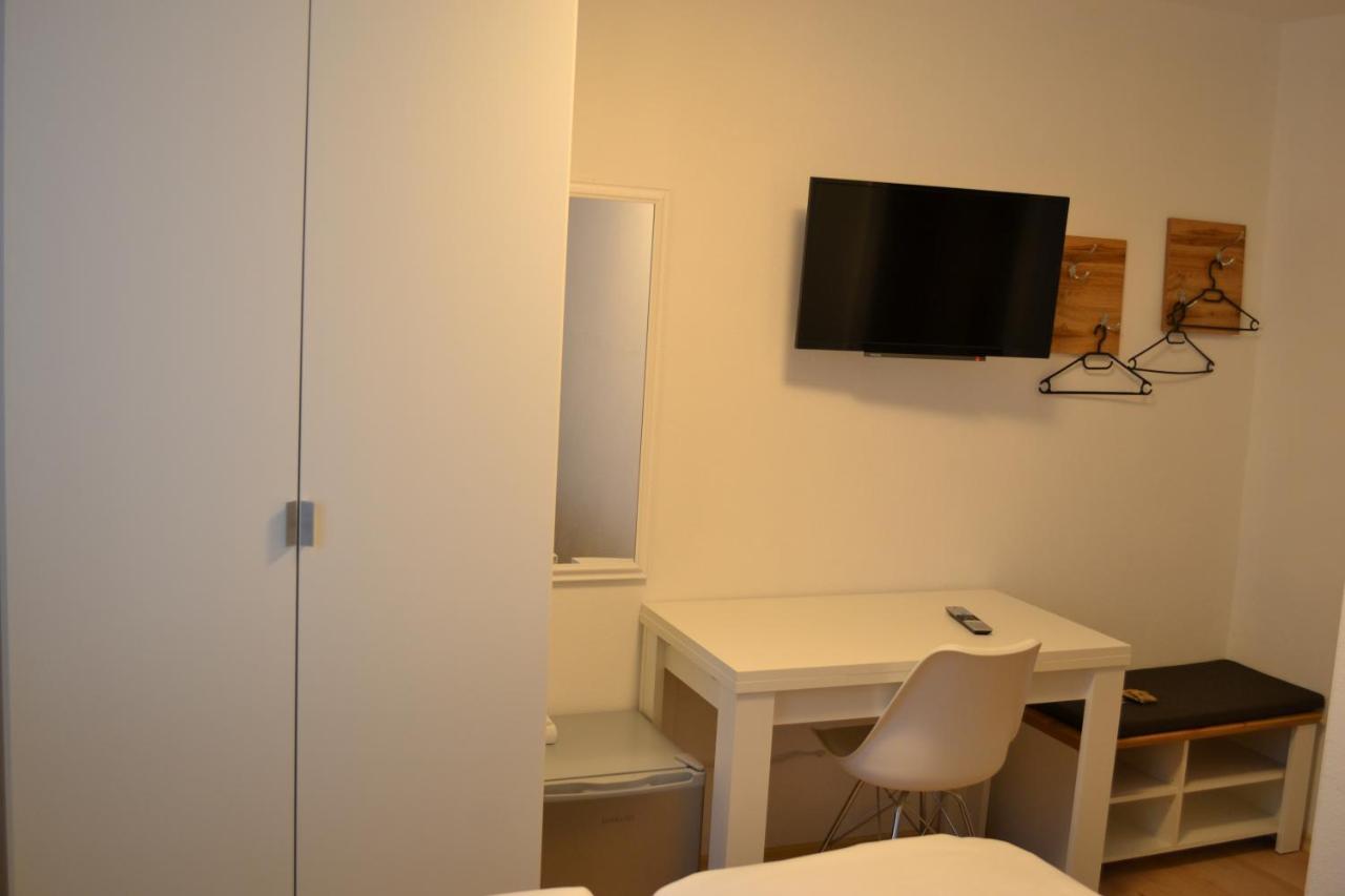 Platia - Rooms Guenzburg Ngoại thất bức ảnh