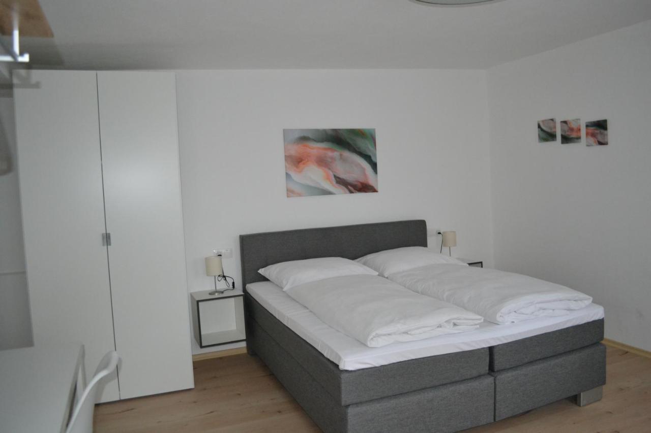 Platia - Rooms Guenzburg Ngoại thất bức ảnh
