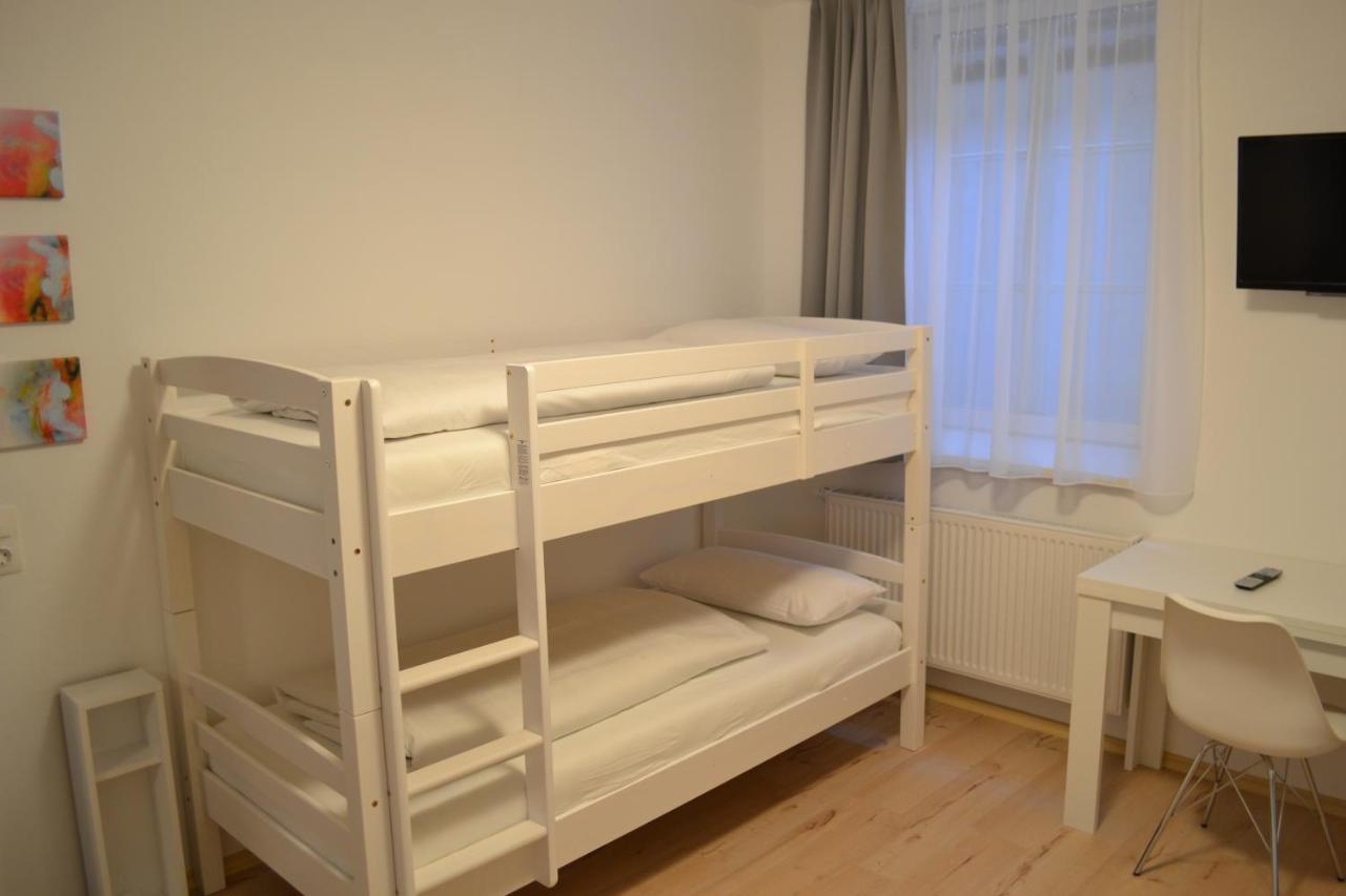 Platia - Rooms Guenzburg Ngoại thất bức ảnh