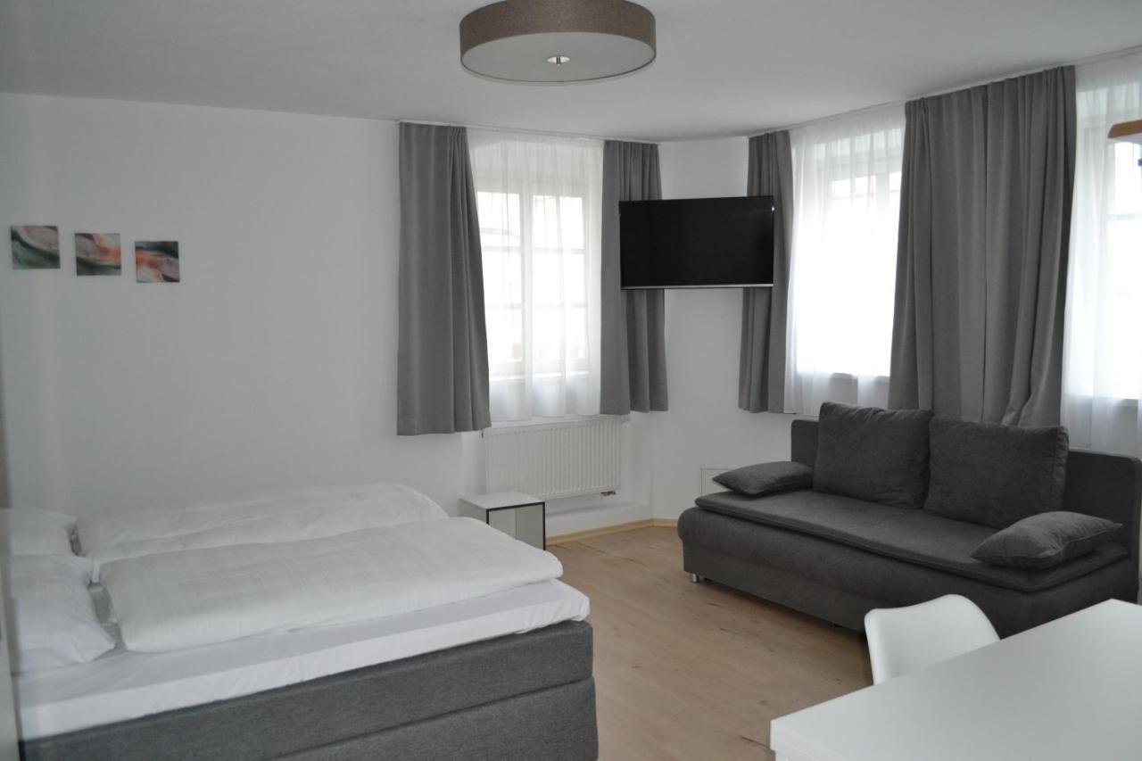 Platia - Rooms Guenzburg Ngoại thất bức ảnh