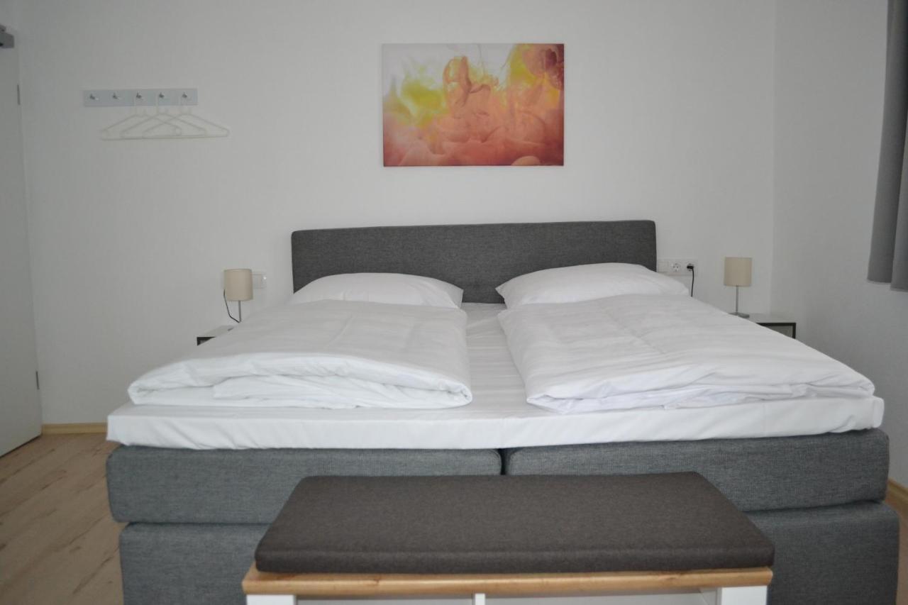 Platia - Rooms Guenzburg Ngoại thất bức ảnh