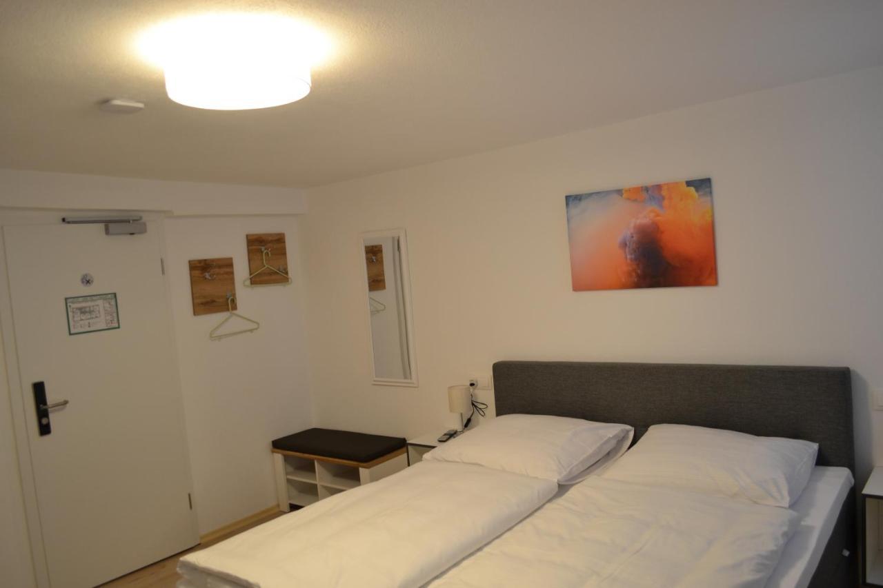 Platia - Rooms Guenzburg Ngoại thất bức ảnh