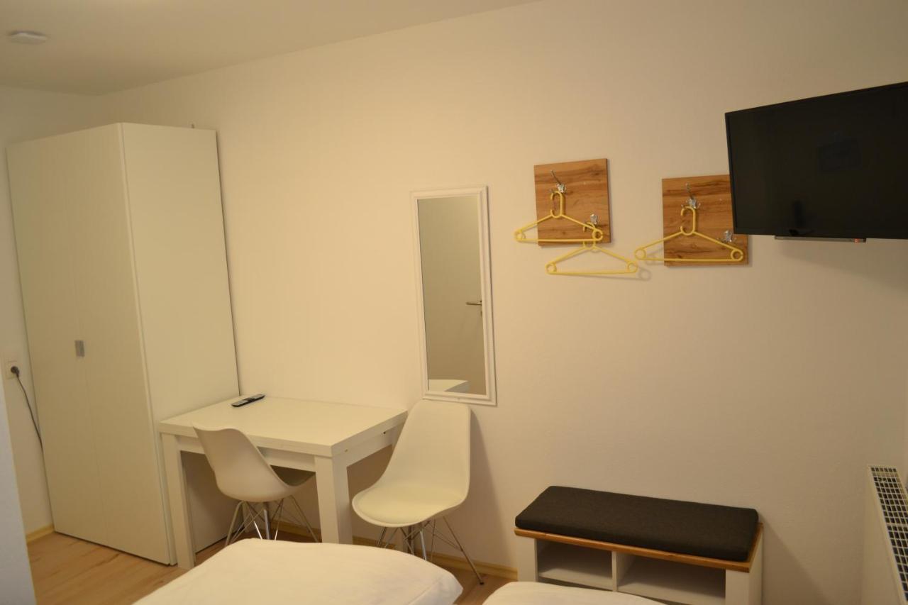 Platia - Rooms Guenzburg Ngoại thất bức ảnh