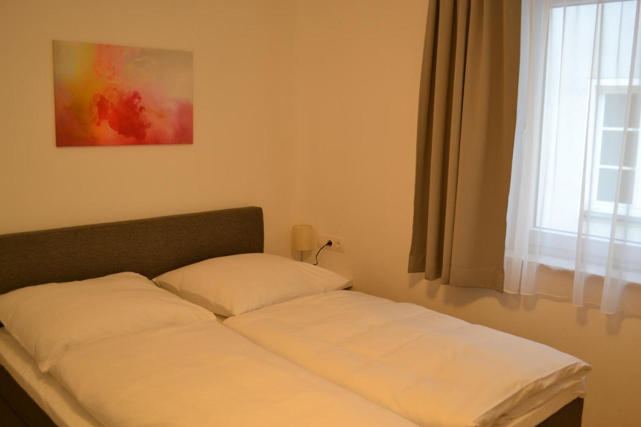 Platia - Rooms Guenzburg Ngoại thất bức ảnh