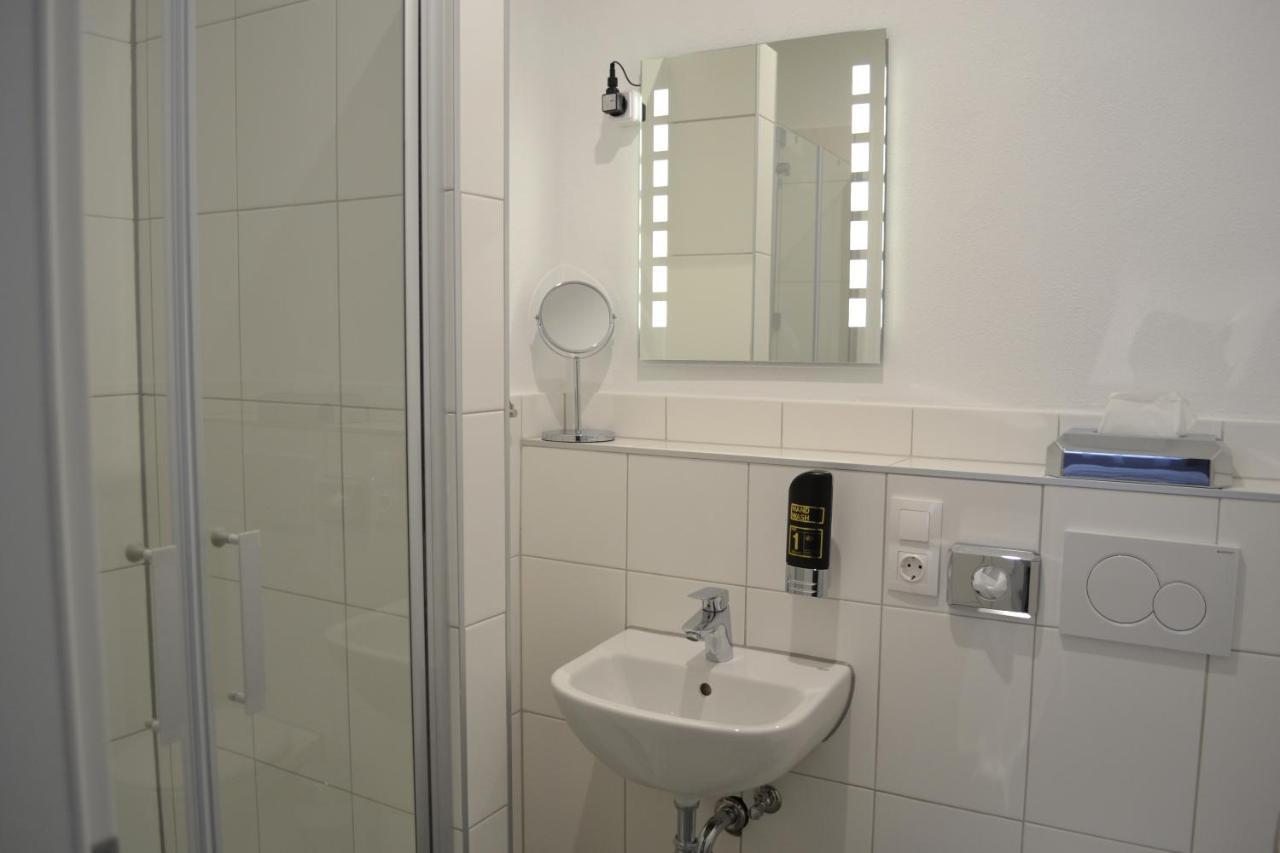 Platia - Rooms Guenzburg Ngoại thất bức ảnh